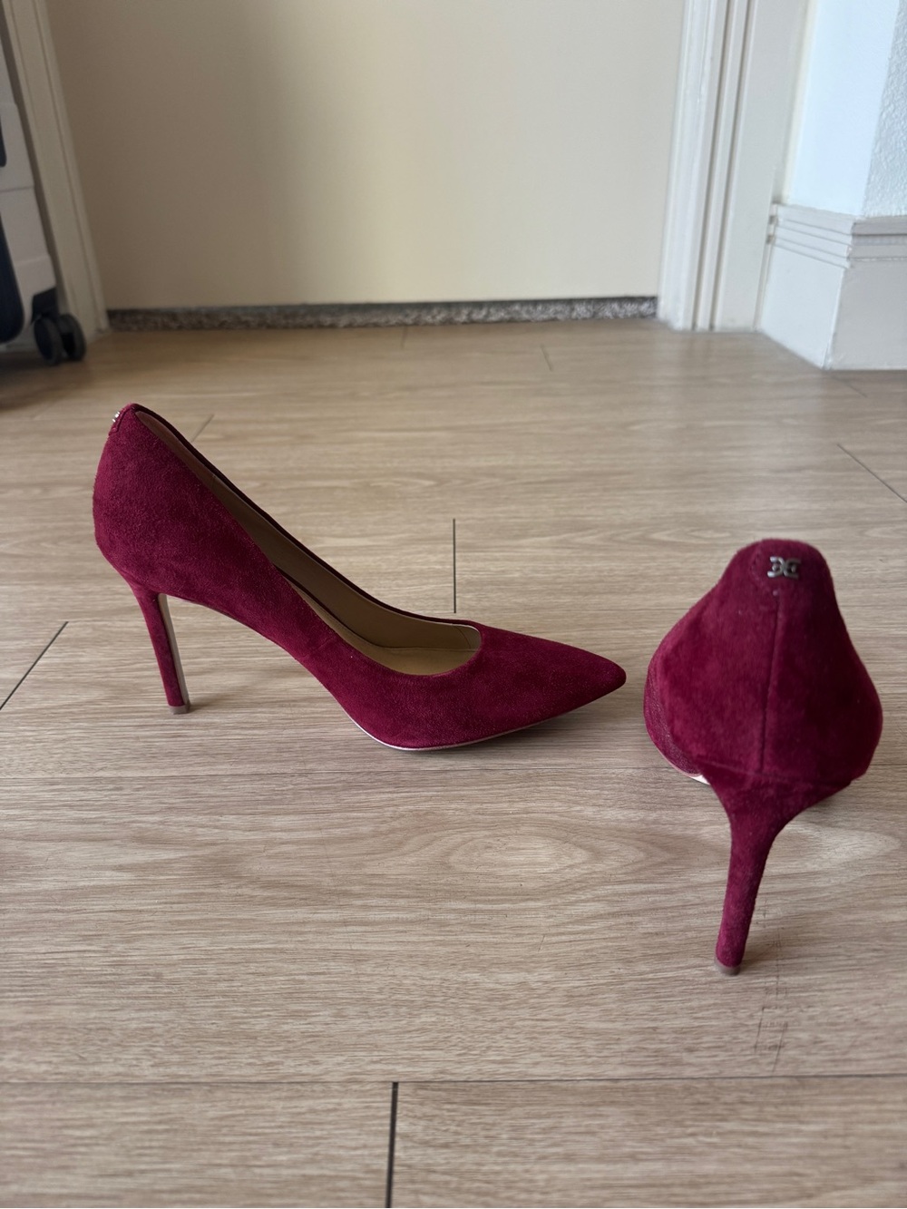 Sam Edelman Hazel Pointed Toe Pump - Picture 2 of 3
